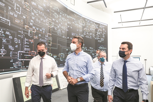 Βγαίνει μπροστά ξορκίζοντας την κυβερνητική ραστώνη