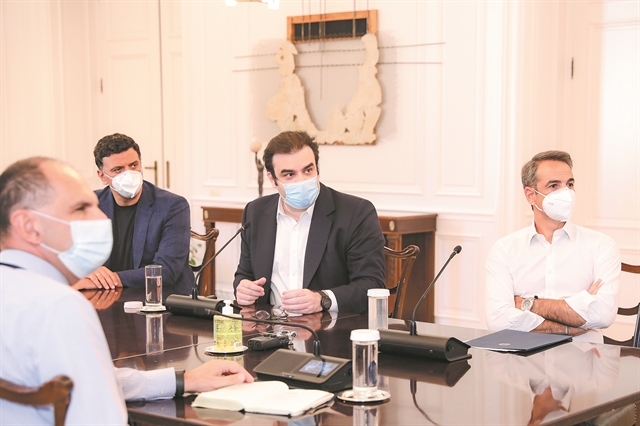 Επιστροφή στο γραφείο με εμβόλιο ή rapid test