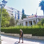 «Οι ελληνικές αρχές λένε ανοησίες, εμείς ένα email στείλαμε»: Ο Ρώσος φαρσέρ αδειάζει το Μαξίμου