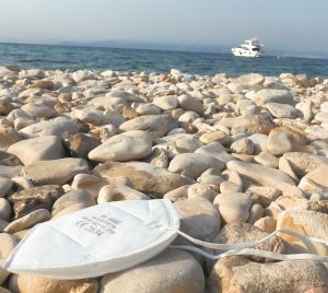 Και οι μάσκες αξίζουν διακοπές