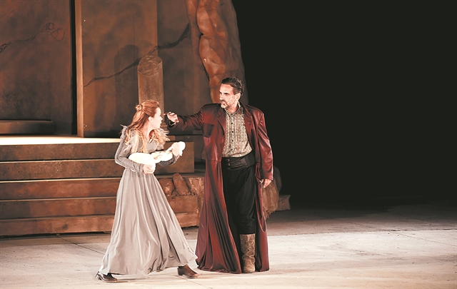 Απλά, λιτά, στεγνά