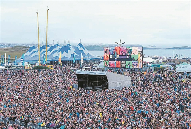 5.000 κρούσματα COVID «συνδεδεμένα» με το Φεστιβάλ Boardmasters στην Κορνουάλη