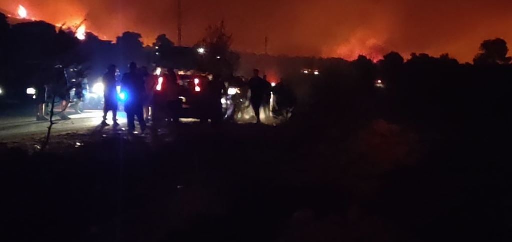 Η στιγμή που άγνωστοι επιτίθενται στο συνεργείο του Open – Αποκλειστικό βίντεο του in.gr