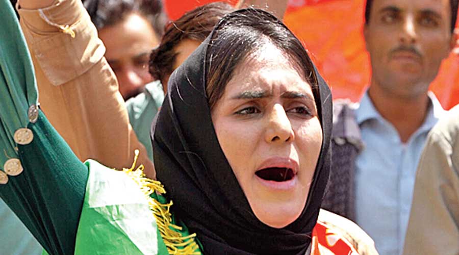 Συγκλονιστική συνέντευξη στο MEGA της γυναίκας που αντιστέκεται στους Ταλιμπάν