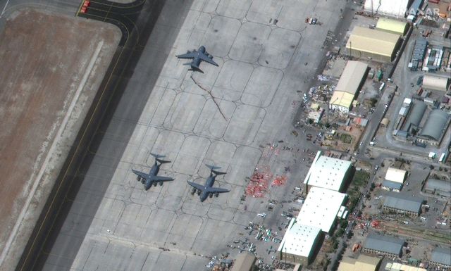 Αφγανιστάν – Εντολή να επιστρέψει στην Αθήνα το αεροσκάφος της Π.Α –  Πώς θα απεγκλωβιστούν τα άτομα ελληνικού ενδιαφέροντος