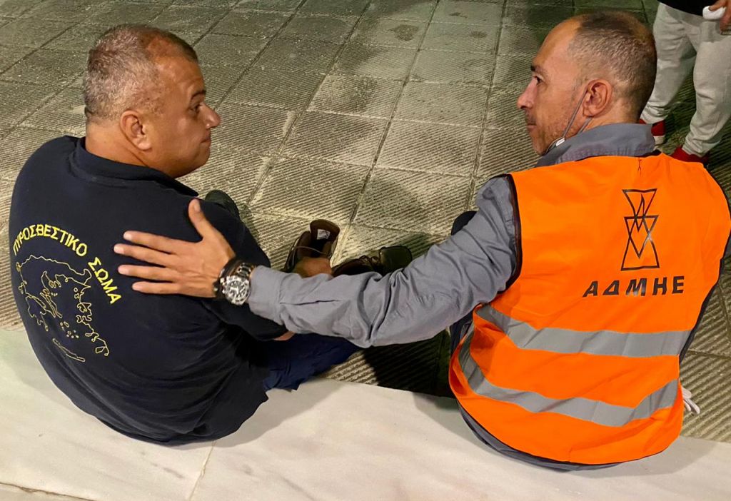 Η αλληλεγγύη των ανθρώπων της πρώτης γραμμής στην πύρινη λαίλαπα