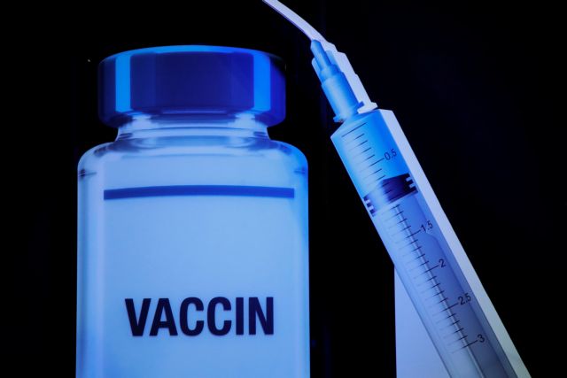 Οι θάνατοι εμβολιασμένων είναι το 0,007% – Τι λένε οι ειδικοί