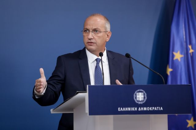 Οικονόμου για φωτιές – Οποιος δρα κάνει και λάθη – Τα αναγνωρίζουμε με γενναιότητα και ειλικρίνεια