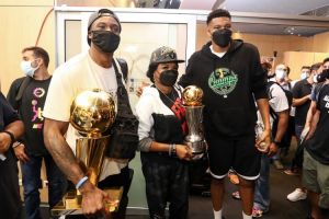 Γιάννης Αντετοκούνμπο – Σας παρακαλώ, όλοι με μάσκες, αύριο στα Σεπόλια