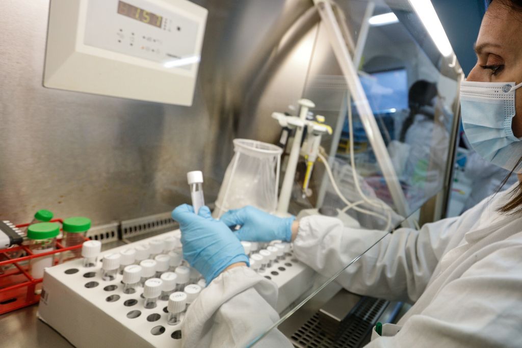 Ακτινογραφία της μετάλλαξης Δέλτα σε 4+1 ερωτήσεις – απαντήσεις