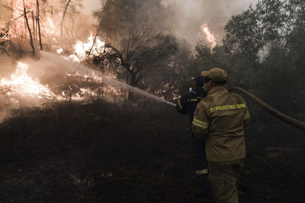 Φωτιά στην Εύβοια – Ποια χωριά παραμένουν σε άμεσο κίνδυνο