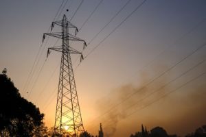 Βαρυμπόμπη – Πώς προχωρούν οι εργασίες αποκατατάστασης της ηλεκτροδότησης