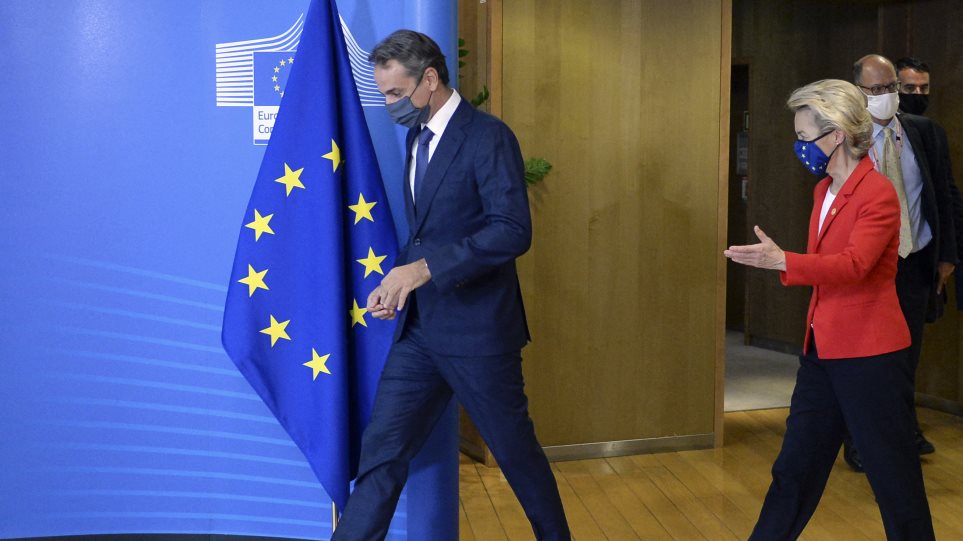 Συνομιλία Μητσοτάκη – Λάιεν για το προσφυγικό