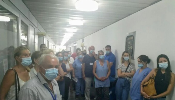 Πάτρα – Κατάληψη για την υποχρεωτικότητα του εμβολιασμού στο νοσοκομείο Αγιος Ανδρέας