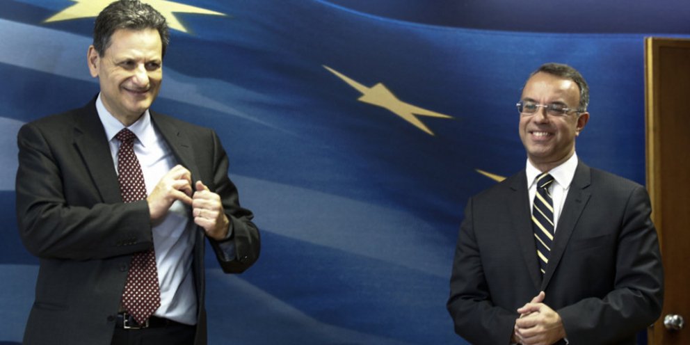 Ανασχηματισμός – Αμετακίνητοι Σταϊκούρας, Σκυλακάκης – Τι τους αναγνωρίστηκε