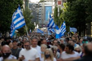 Βραδυφλεγής βόμβα οι «κρυφοί» μεταδότες ενόψει Δεκαπενταύγουστου