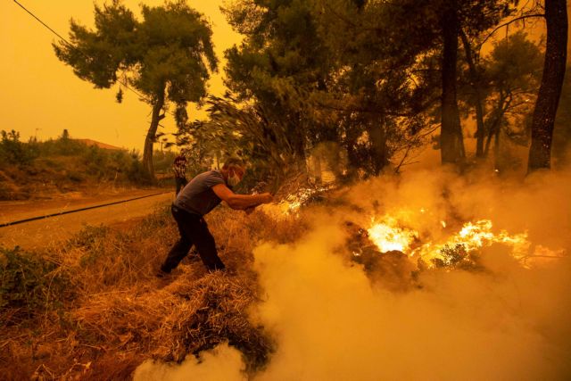 Φωτιά στην Εύβοια – Ξεφεύγει η κατάσταση σε Αβγαριά και Γερακιού