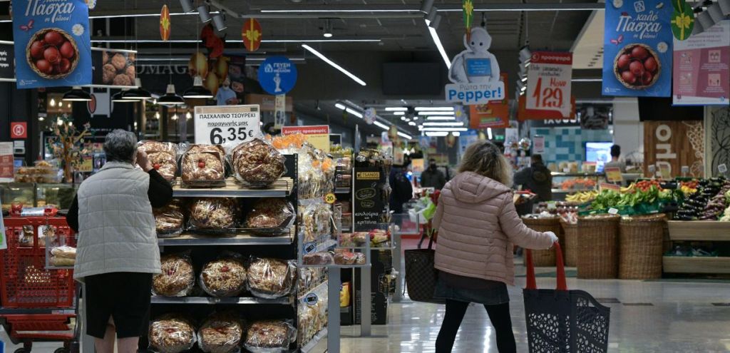 Ψώνια επί τροχάδην των εμβολιασμένων στα σουπερμάρκετ