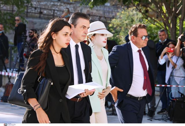 Επίθεση με βιτριόλι – «Κοίταξέ με, γιατί δεν με κοιτάς…» είπε η Ιωάννα στη δράστρια