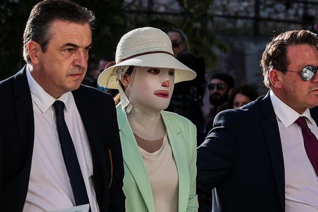 Συγκλονίζει η Ιωάννα με την κατάθεσή της – Τα μαλλιά μου πέφτανε, έπιανα το πρόσωπό μου και καταλάβαινα ότι λιώνω