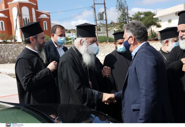 Σεισμός – Στο Αρκαλοχώρι ο αρχιεπίσκοπος Ιερώνυμος – «Στήριξη με έργα, όχι με λόγια από την Εκκλησία»