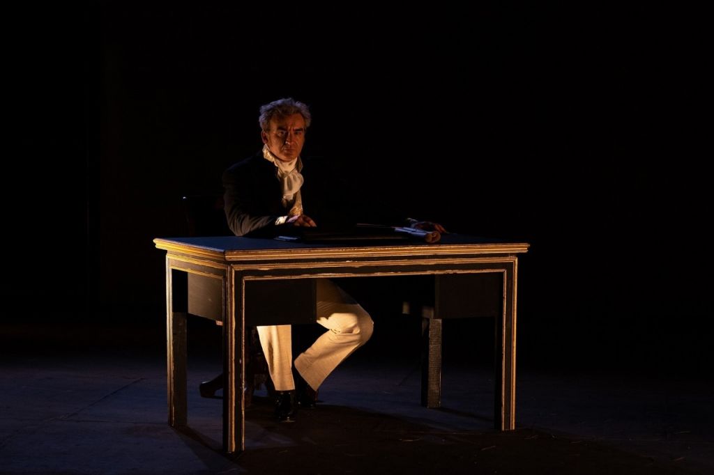 Ο Γιάννης Μαργαρίτης ψάχνει το «Υλικό Καποδίστριας»