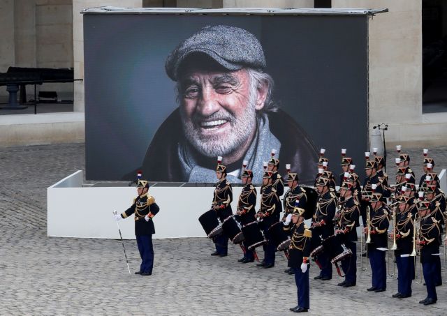 Ζαν Πολ Μπελμοντό – Υπό τους ήχους του Μορικόνε αποχαιρέτισε η Γαλλία τον «Μπεμπέλ»