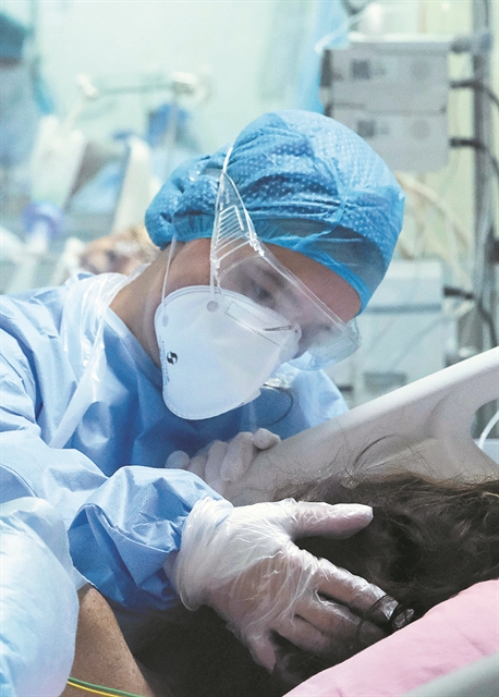 Ο πειρασμός του ιδιωτικού