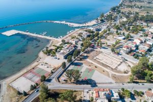 Ποδοσφαιρικό παλατάκι δημιουργείται δίπλα στη θάλασσα