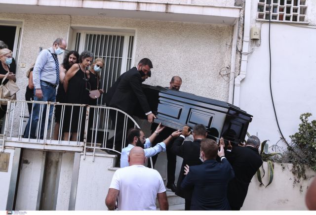 Μίκης Θεοδωράκης – Βουβός πόνος στη γειτονιά του στου Φιλοπάππου – Συνεργάτες και φίλοι αποχαιρετούν τον παγκόσμιο έλληνα
