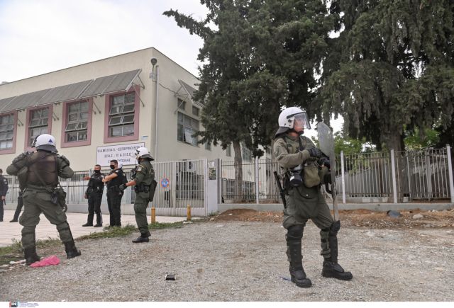 Θεσσαλονίκη – Τρεις συλλήψεις στη Σταυρούπολη – Πήγαιναν να «βοηθήσουν» τους ακροδεξιούς μέσα στα ΕΠΑΛ