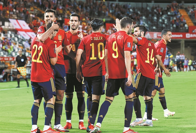 Επιστροφή στην κορυφή και με δύο ματς λιγότερα