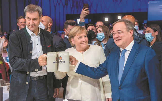 Μαίνεται ο εμφύλιος στη Χριστιανική Ενωση