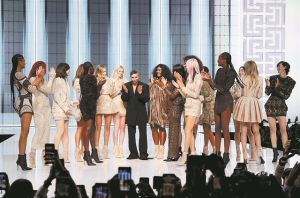 Ολα τα flash στο Παρίσι…