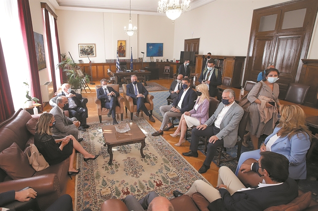 Βάζουν τις αλλαγές στη ζυγαριά