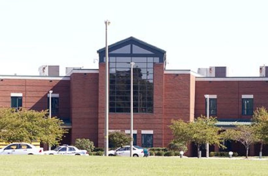 ΗΠΑ – Πληροφορίες για πυροβολισμούς σε σχολείο στη Βιρτζίνια