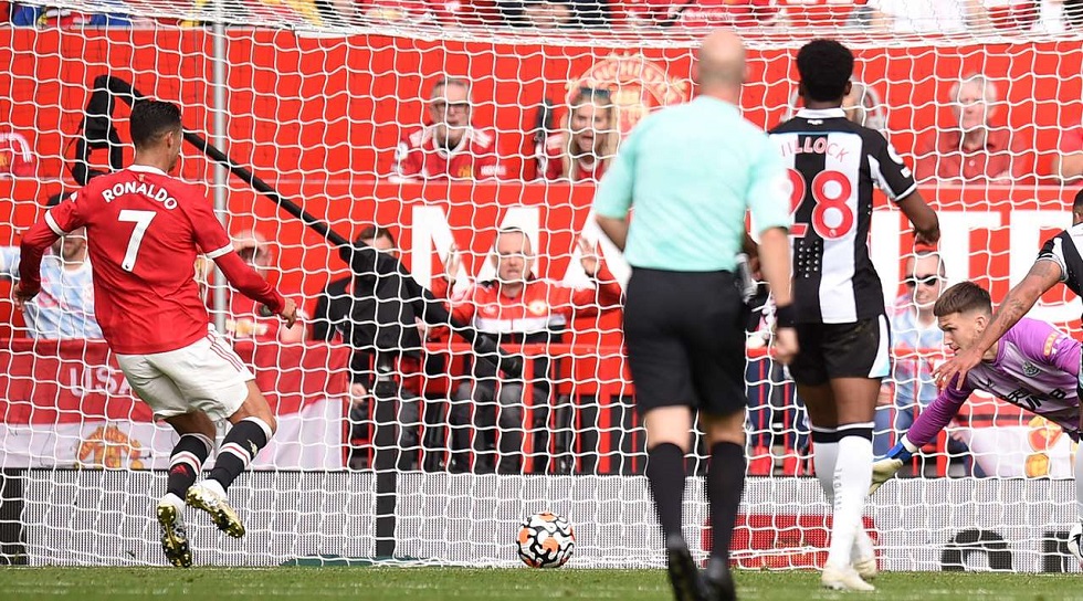 Σαν να μην πέρασε μια μέρα για τον Ρονάλντο – Γκολ στην επιστροφή του στο «Ολντ Τράφορντ»