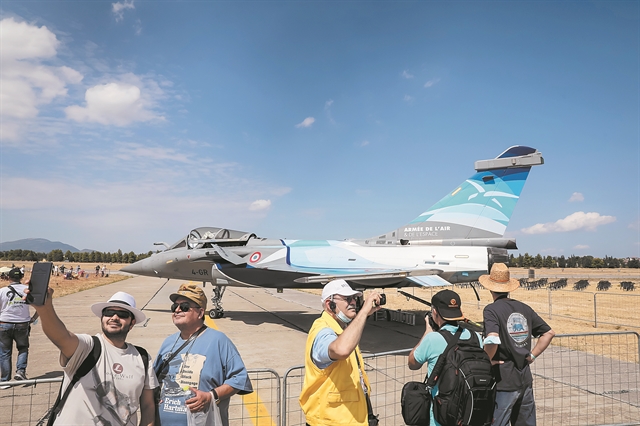 Με το βλέμμα στραμμένο σε Rafale και φρεγάτες