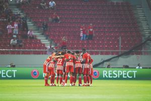 Με όπλο την παράδοση