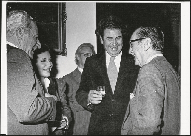 Ενας Μίκης για τον καθένα