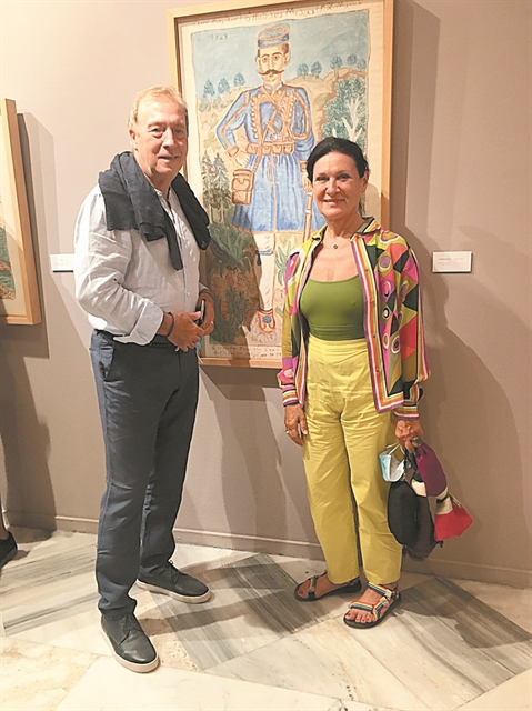 Η Παλόμα Πικάσο στην έκθεση με έργα του Θεόφιλου