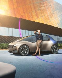 Σαλόνι Αυτοκινήτου Μόναχο: Η BMW i Vision Circular ανακυκλώνεται 100%