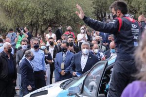 Γιατί «έκοψαν» τον περιφερειάρχη από την επίσημη φωτογράφιση του Ράλι Ακρόπολις