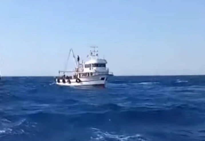 Βίντεο-ντοκουμέντο – Σε απόσταση αναπνοής από τη Λέσβο τούρκοι ψαράδες
