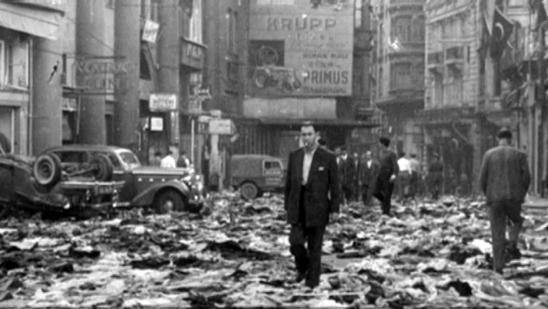 Destroying a minority: Turkey's September 6-7, 1955 pogrom against the Greeks of Istanbul | tanea.gr