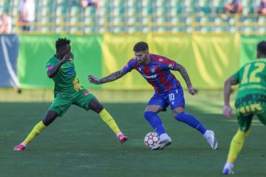 Χατ τρικ σε 23 λεπτά ο Λιβάγια