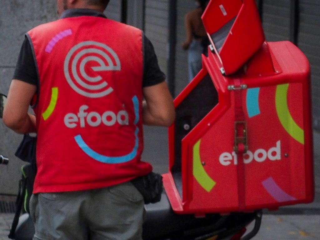 Η efood προσλαμβάνει 2.016 εργαζόμενους με συμβάσεις αορίστου χρόνου