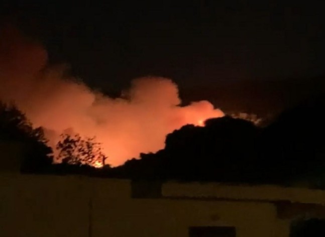 Νύχτα αγωνίας στη Νέα Μάκρη – Φωτιά κοντά σε σπίτια