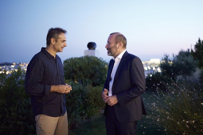 Στήριξη Μητσοτάκη σε Βέμπερ για την προεδρία του ΕΛΚ