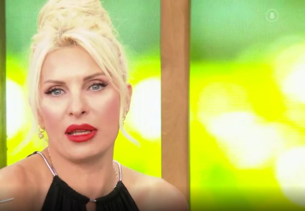 Ελένη Μενεγάκη – Μπορεί και να ζηλέψω για ένα like στο Instagram